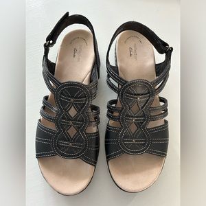 NEW! Clarks collection women’s black leather Leisa Janna comfort sandals.